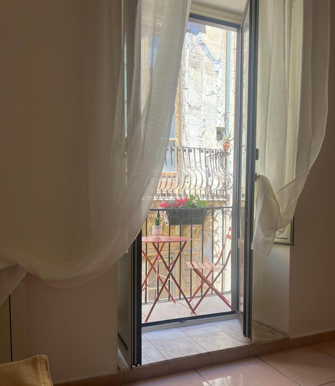 Greta'S Apartment Discesa Delle Capre Palermo Ngoại thất bức ảnh